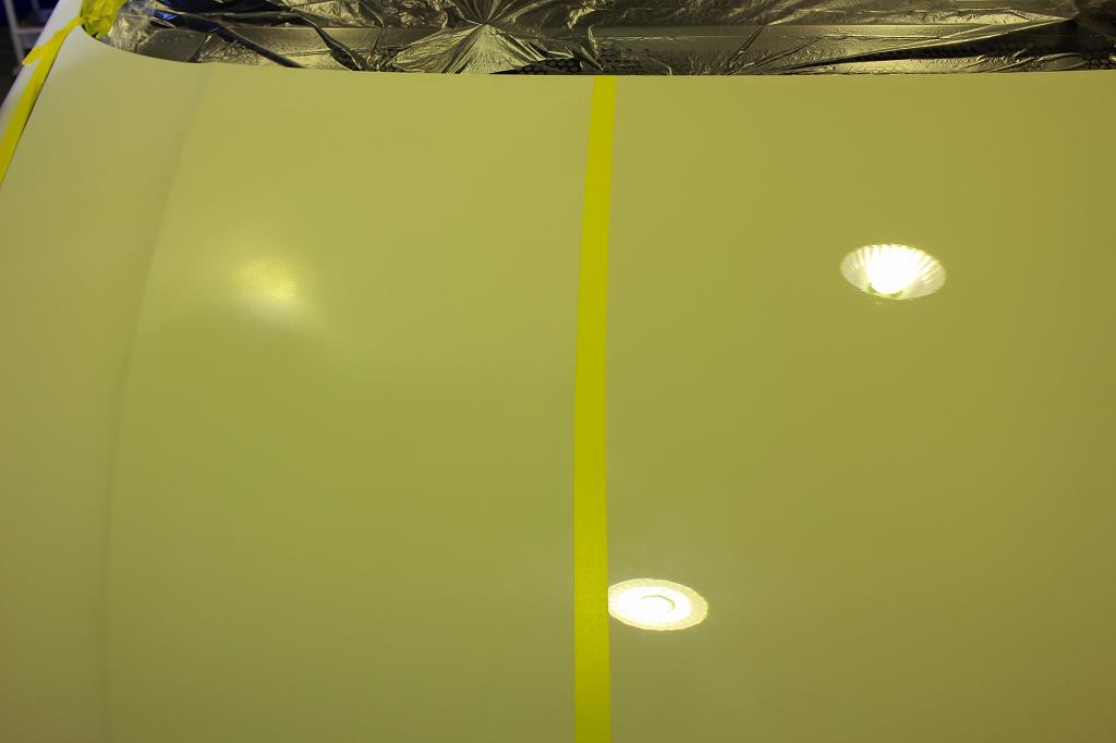 �Ԗ��� ���ʌ����F�Ԃ̃{�f�B���� [105]