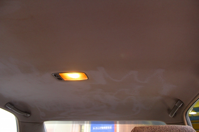 車内に蓄積したタバコのヤニ汚れを丸ごと洗浄 消臭 車内クリーニング スーパープレミアム 車のお手入れ専門店 エコスタイル 熊本市北区