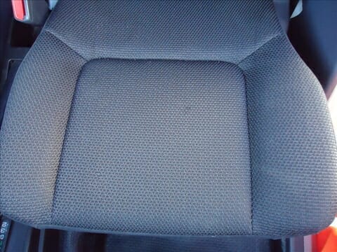 車内のシートに付着したカビをシートクリーニング 車のお手入れ専門店 エコスタイル 熊本市東区
